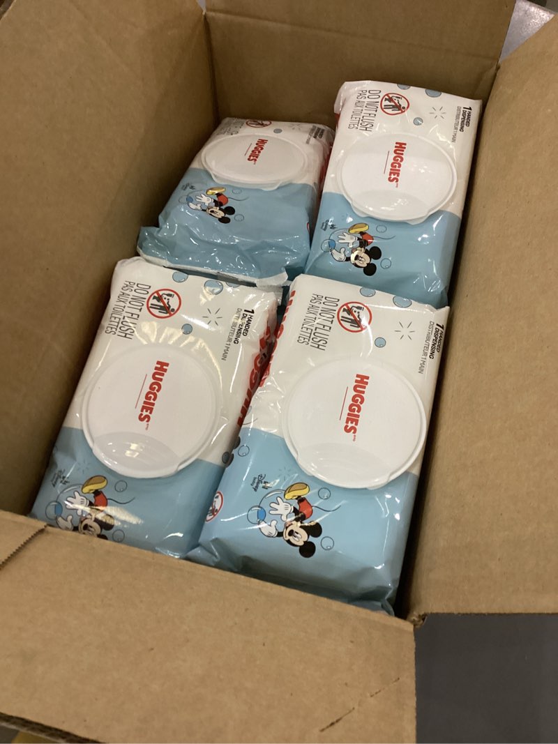 Condition photo showing Good Condition for Huggies Simply Clean Unscented Baby Diaper Wipes, 11 Flip-Top Packs (704 Wipes Total), Packaging May Vary 64 Count (Pack of 11)