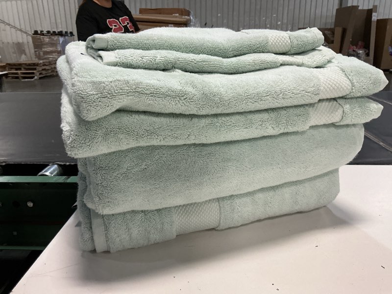Condition photo showing Good Condition for    quince turkish ultra plush bath sheet bundle set 6 pieces 
