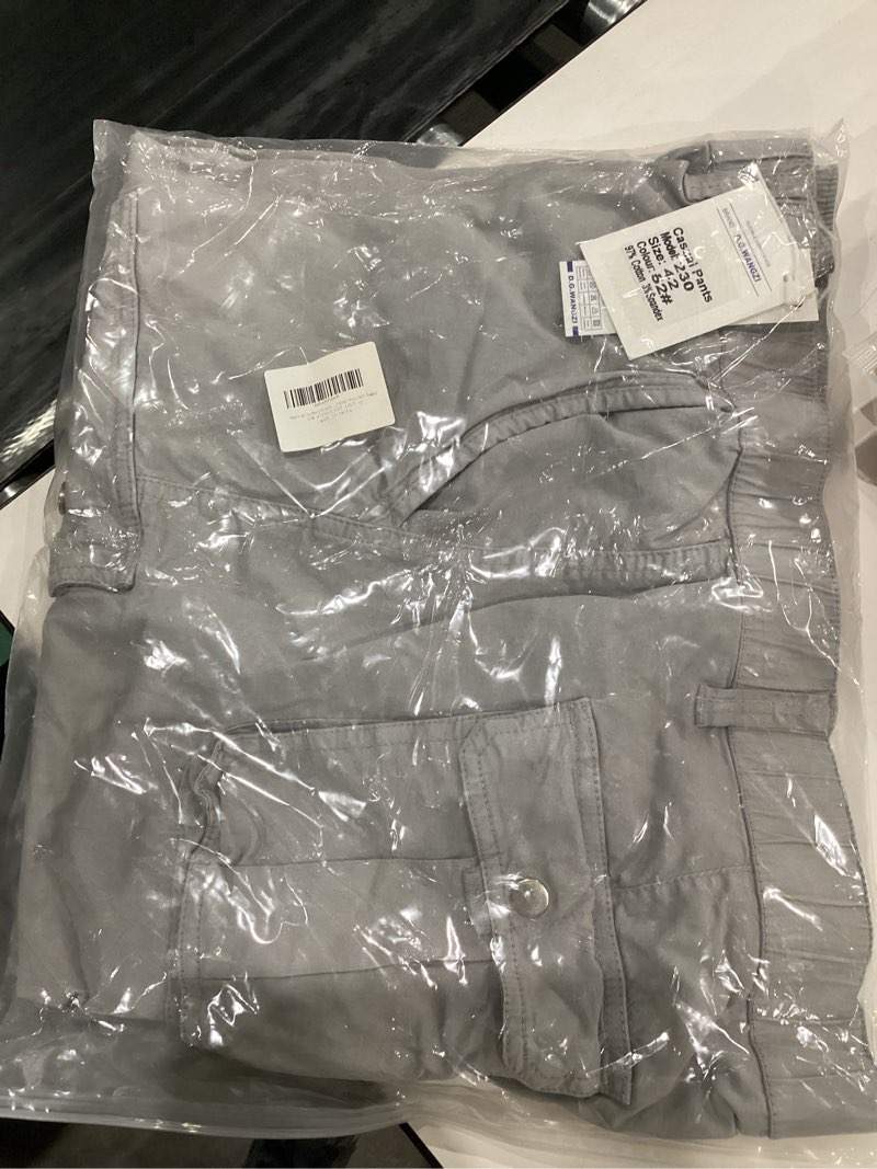 Condition photo showing New/Like New for Mens Long Cargo Shorts Elastic Waist Stretch Twill Cotton 3/4 Multi Pockets Below Knee Cargo Shorts for Men Light Grey 34