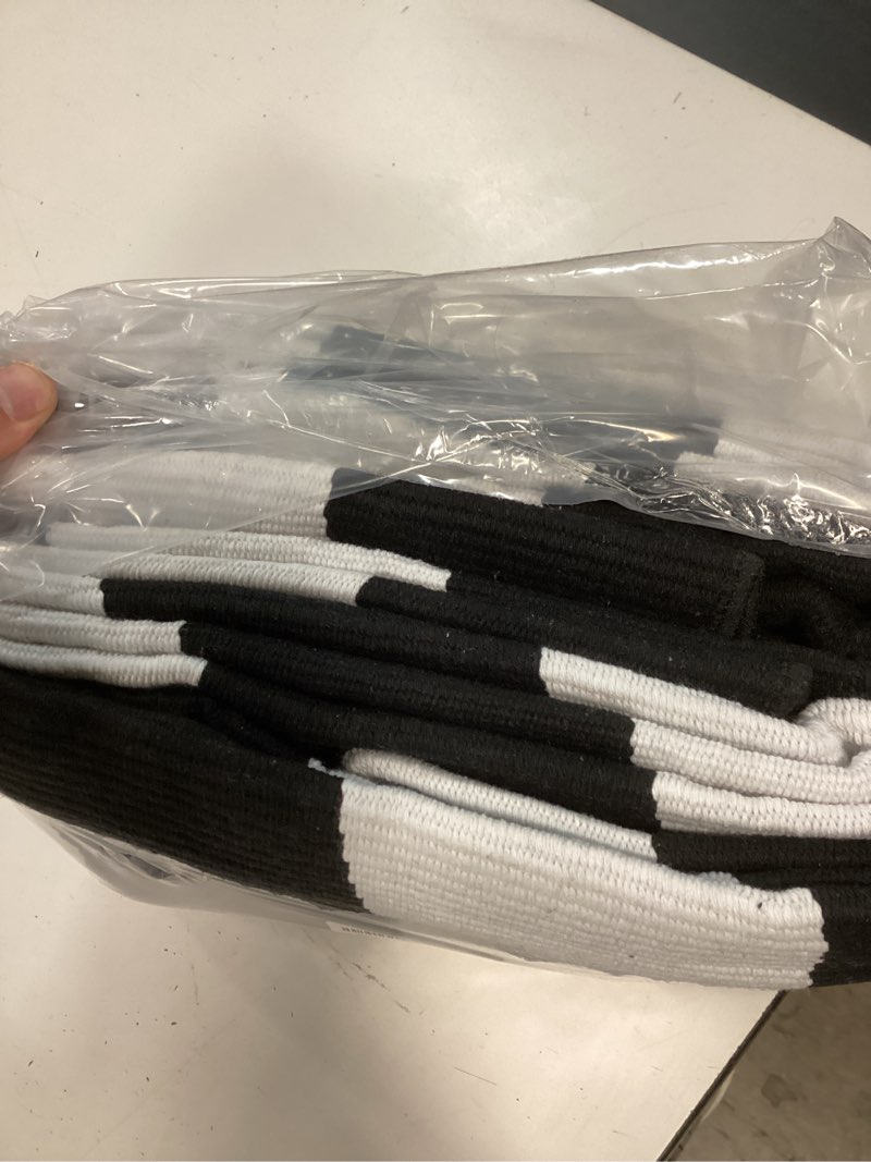 Condition photo showing Good Condition for kilococo black white striped rug - 4'x6' front door mat outdoor, welcome mats rugs cotton washable front porch rug layered doormats for kitchen farmhouse entryway 4' x 6' (rectangular) black and white stripe