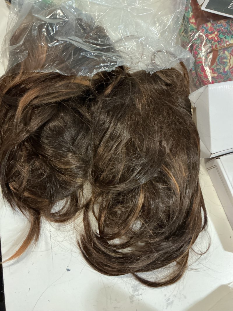 Condition photo showing Good Condition for Aisaide Highlight Honey Brown Long Wavy Wig Layered with Curtain Bangs for Black Women Synthetic Highlight Brown Layered Wig Long Wavy Highlight Blonde Shaggy for Women 24 inch