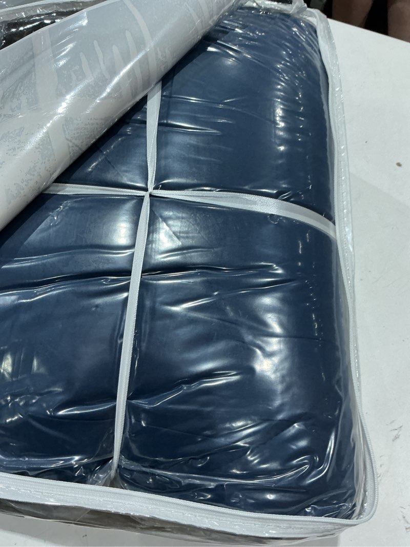 Condition photo showing Good Condition for italian luxury full/ queen size comforter - 2100 series blanket, down alternative insert w/ corner tabs - home bedding - 89"x89" navy