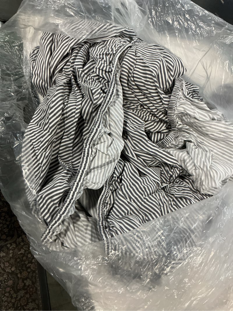 Condition photo showing As Is for quinceluxury organic sateen fitted sheet set, king, oxford stripe(incomplete  1 piece)