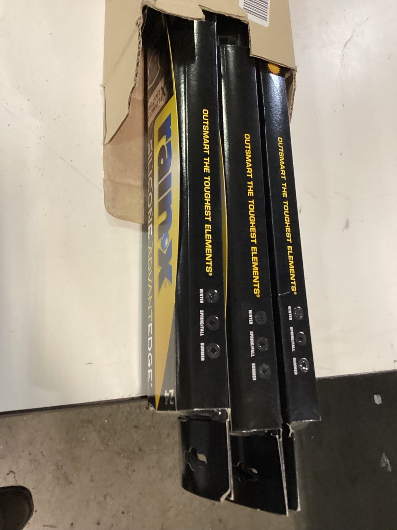 Condition photo showing Good Condition for rain-x 810163 latitude 2-in-1 water repellent wiper blades, 26" and 16" windshield wipers (pack of 2), automotive replacement windshield wiper blades with patented water repellency formula 26" and 16" latitude