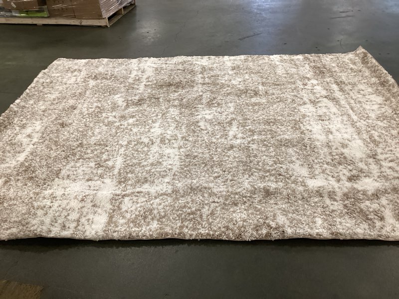 Condition photo showing As Is for  SAFAVIEH Hudson Shag Collection - Alfombra de área,  93 pulgadas x 121 pies 93pulgadas, diseño moderno, no desprende pelusa y de fácil cuidado, 2 pulgadas de grosor, ideal para zonas de alto tráfico en sala de estar, dormitorio (SGH206B)  ( similar 