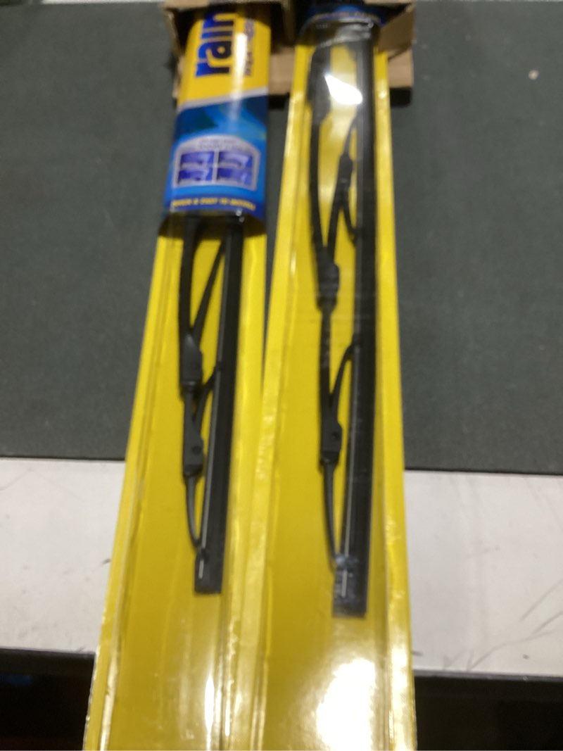 Condition photo showing New/Like New for rain-x 820145 weatherbeater wiper blades, 26" and 18" windshield wipers (pack of 2), automotive replacement windshield wiper blades that meet or exceed oem quality and durability standards 26" and 18" pack of 2