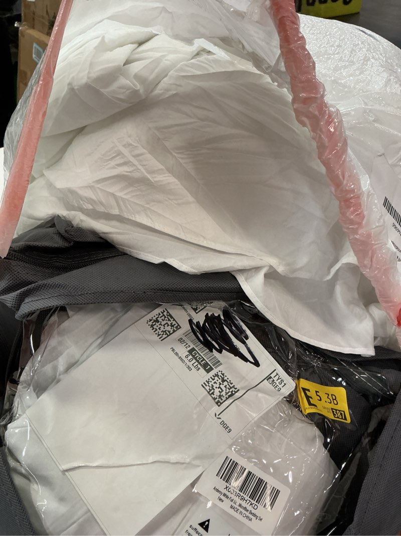 Condition photo showing Good Condition for Andency White Ruffle Comforter Full Set, 3pcs Vintage Farmhouse Shabby Chic Bedding Comforter Set, Soft Lightweight Fluffy Bed Comforter Sets All Season Bedding Set White Full(79"x90")