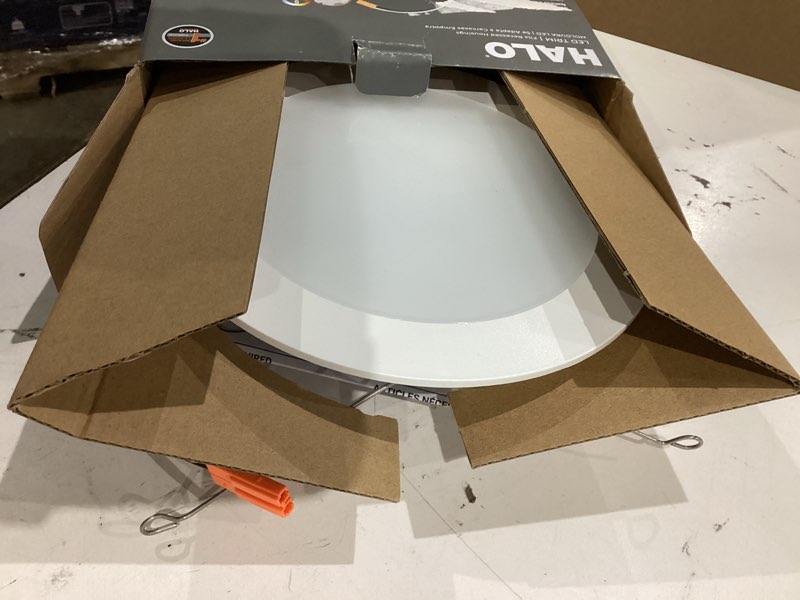 Condition photo showing Good Condition for halo white 6-in 965 -lumens switchable white round dimmable led canless wet rated recessed downlight