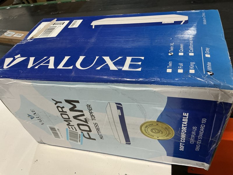 Condition photo showing New/Like New for valuxe 4 inch gel memory foam mattress topper twin xl size high density cooling pad pressure relief bed topper (with removable & washable bamboo cover) twin xl 4 inch white