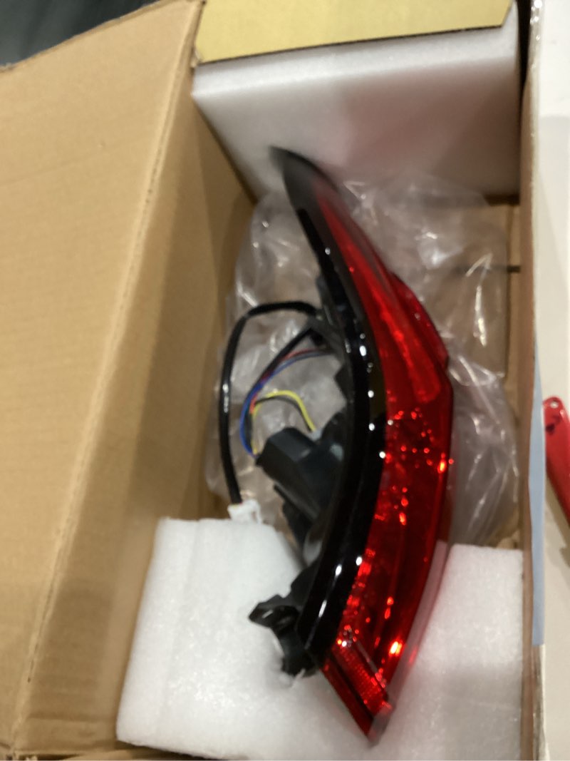 Condition photo showing Good Condition for WFLNHB Outer Right Side Tail Light Assembly Replacement for Toyota Corolla 2020-2021 Passenger Side Rear Tail Light Lamp 81551-12D10