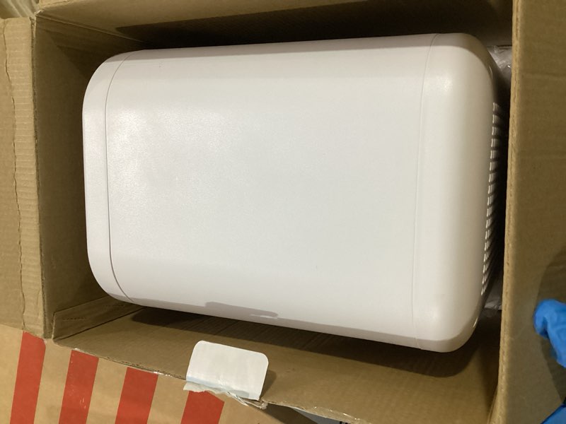 Condition photo showing Good Condition for the iceman rj48-v2-6-white portable mini corded electric refrigerator, plastic, white, 9.1 inches