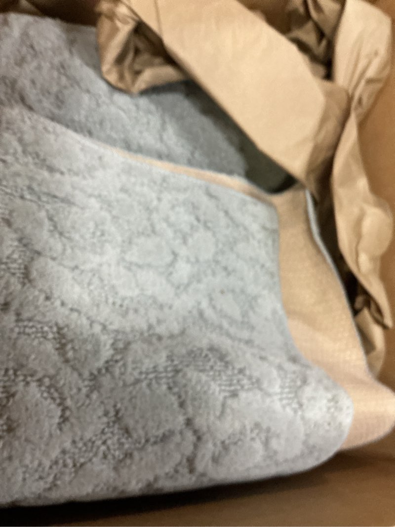 Condition photo showing Good Condition for garland rug ivy 3-feet by 5-feet area rug silver floral solid color area rug - durable, stylish, and soft rug for living rooms, hallways, bedrooms, and high-traffic areas silver 3' x 5' (rectangular)