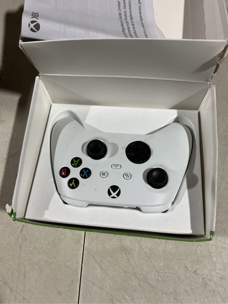 Condition photo showing Good Condition for Xbox Wireless Gaming Controller (2025) – Robot White – Play on Xbox, Windows, Android, iOS, FireTV Sticks, Smart TVs, VR Headsets