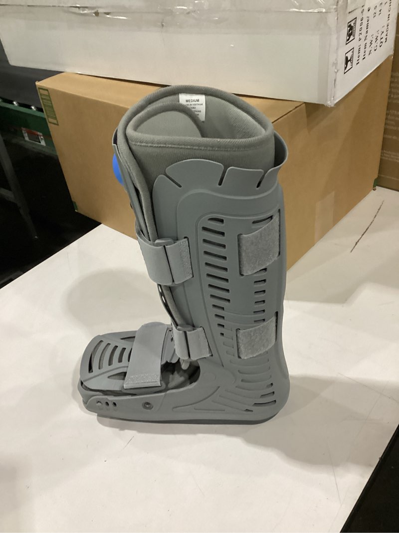 Condition photo showing Good Condition for orthopedic boot