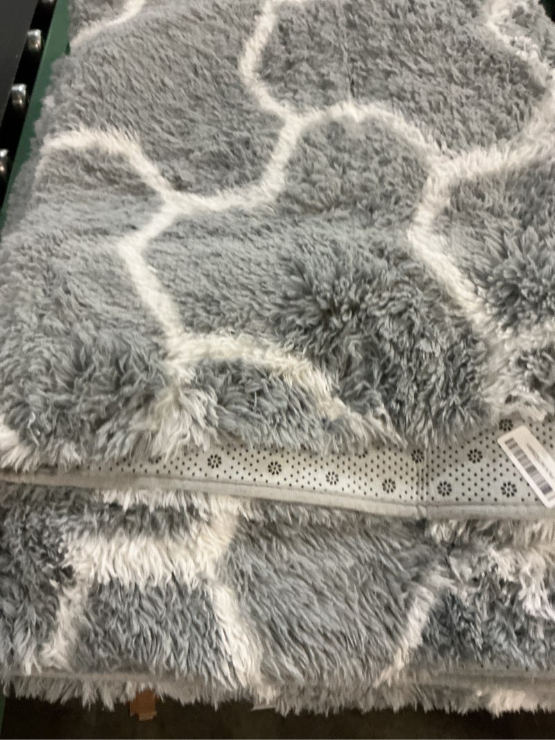 Condition photo showing Good Condition for evoionos 5x8 washable large area rug living room, fluffy shag rug bedroom ultra soft plush non slip carpet indoor floor bedside nursery kids girls room dorm home decor aesthetic grey white geometric grey and white geometric 5' x 8' (rectangular)