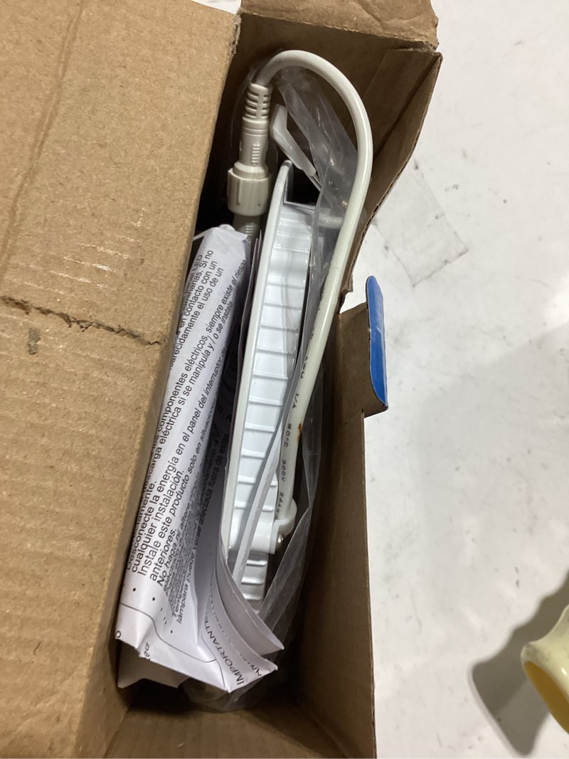 Condition photo showing Good Condition for utilitech white 6-in 850 -lumens switchable white round dimmable led canless wet rated recessed downlight