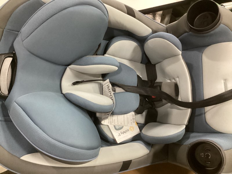 Condition photo showing Good Condition for Safety 1st Grow and Go All-in-One Slim Convertible Car Seat, Rear Facing, 5-40 lbs, Forward Facing (30–65 lbs), High Back Booster Seat 40-100 pounds, Alaskan Blue Alaskan Blue Original