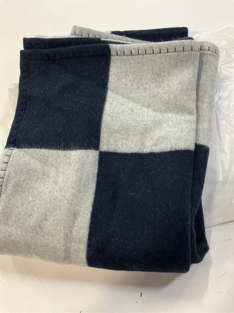 Condition photo showing New/Like New for  quince merino wool & cashmere luxury throwc navy 50x60