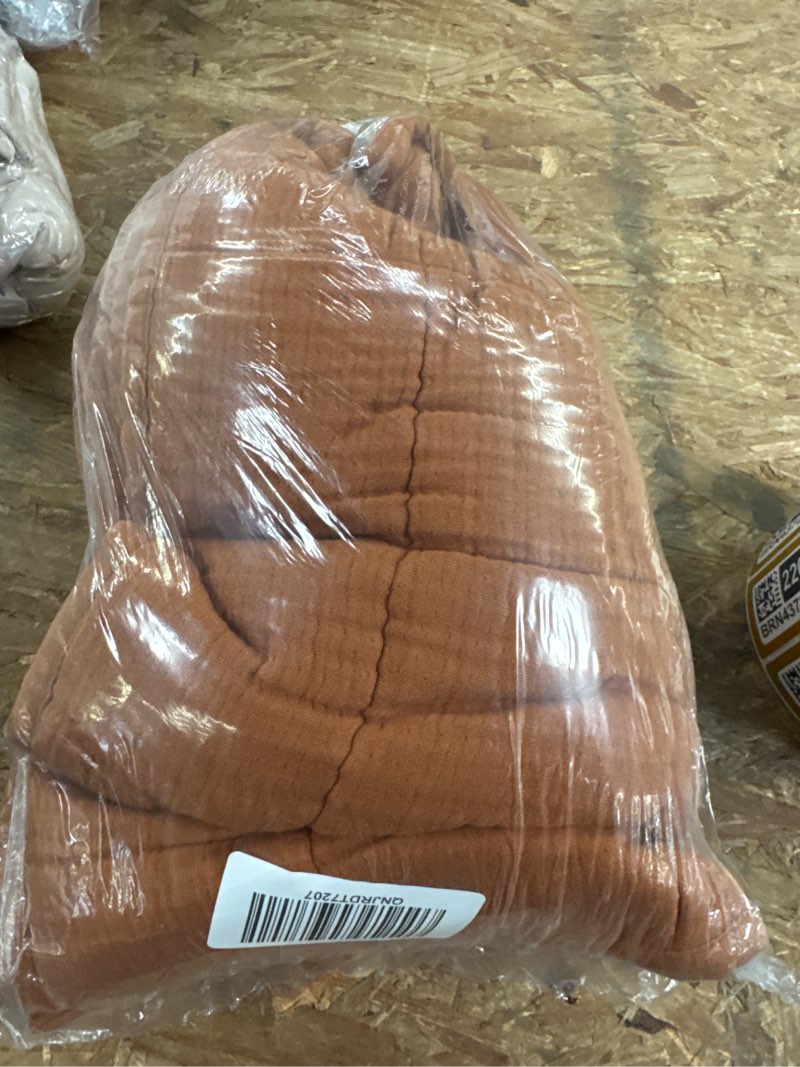 Condition photo showing Good Condition for organic airy gauze box quilt sham set, king/cal king, terracotta