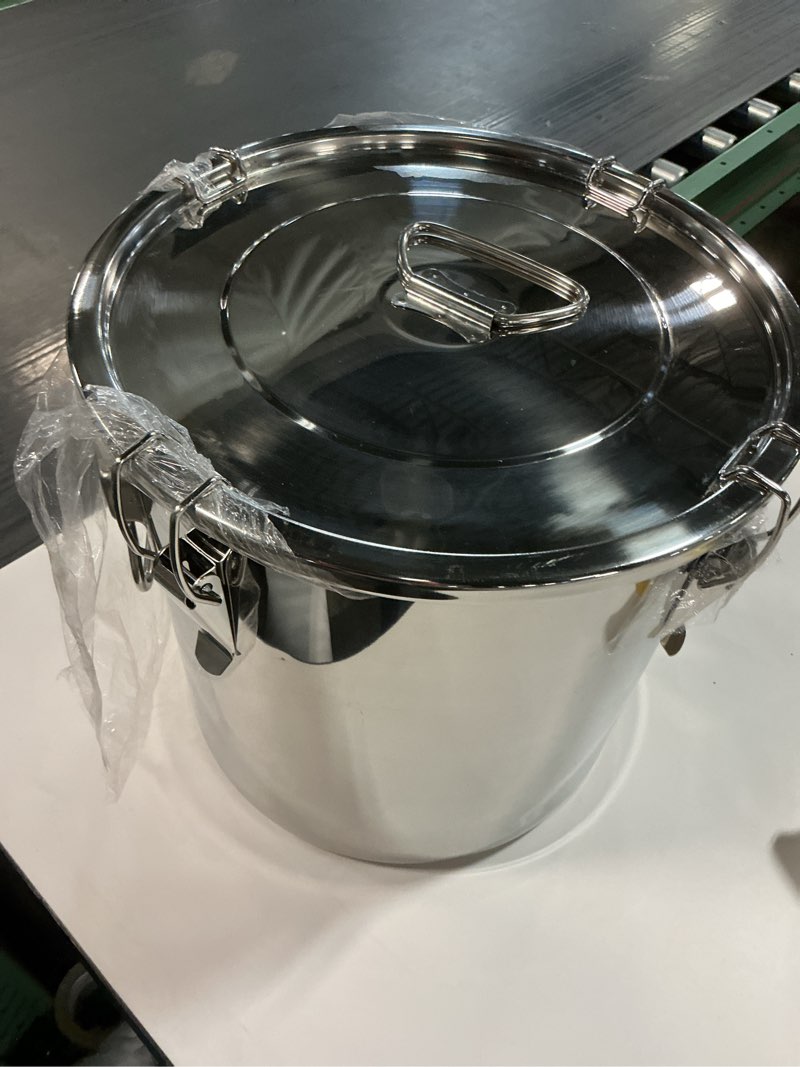 Condition photo showing Good Condition for 304 stainless steel food storage containers with lids lock clips airtight container large airtight for rice flour sugar grain coffee bean storage containers Kitchen jar (5.55gal/21L)