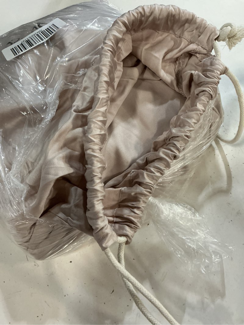 Condition photo showing Good Condition for bamboo sheet set pink king/cal king