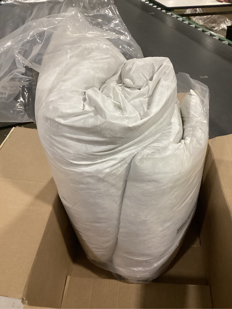 Condition photo showing Good Condition for JA COMFORTS 26×26 Premium Goose Down Feather Throw Pillow Inserts(Set of 2)-5% Down Filling,High Filling Weight,250 TC Cotton Cover, Square, White 26×26 (2 Pack)