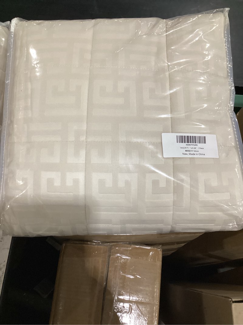Condition photo showing New/Like New for paw cart couch cover caravan quilted sofa topper greek key pattern washable non slip soft pet protector for any type of couch (ivory,w 71“ x d 28” 1 piece) ivory w 71“ x d 28” 1 piece