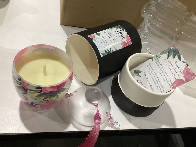Love potion time tamer peony & lychee candle 