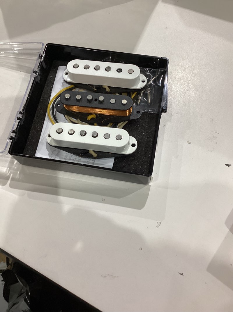 Condition photo showing As Is for fender custom shop fat '50s stratocaster? pickups, white traditional - fat 50's white