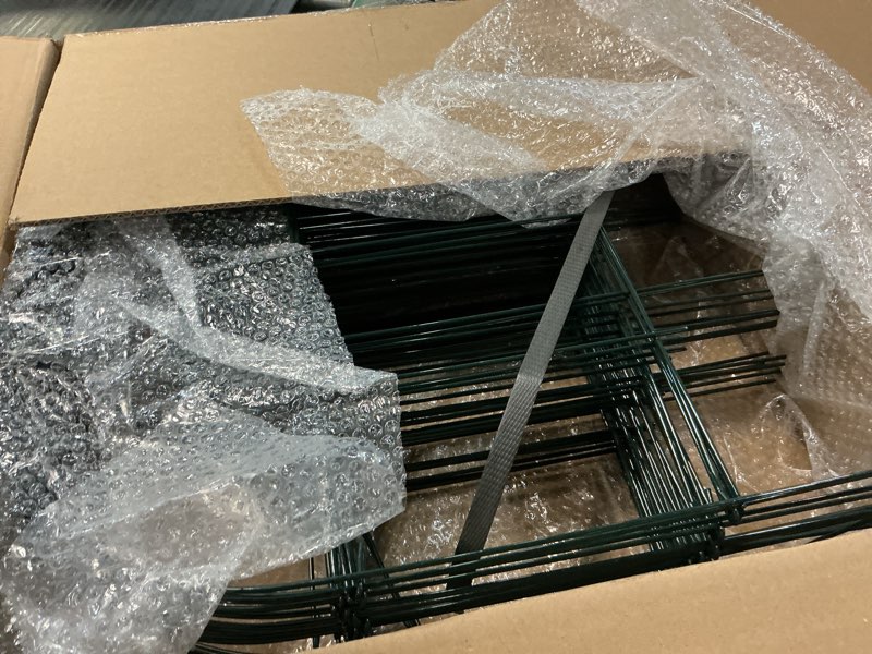 Condition photo showing Good Condition for amagabeli 35 panels 18in(h)×50ft(l) decorative garden fence no dig rustproof metal pre-linking fence panels garden edging border animal barrier fencing for flower beds yard patio outdoor decor green 18in(h) x 50ft(l) green