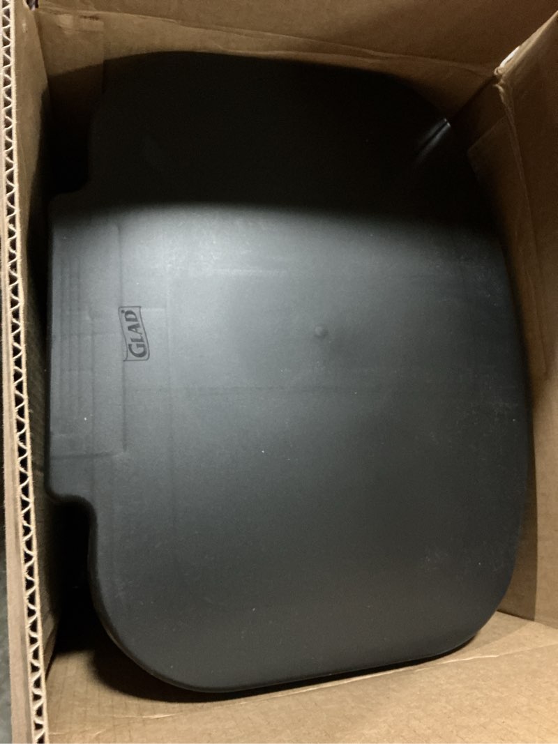 Condition photo showing Good Condition for 13 gal. black step-on plastic trash can with clorox odor protection of the lid