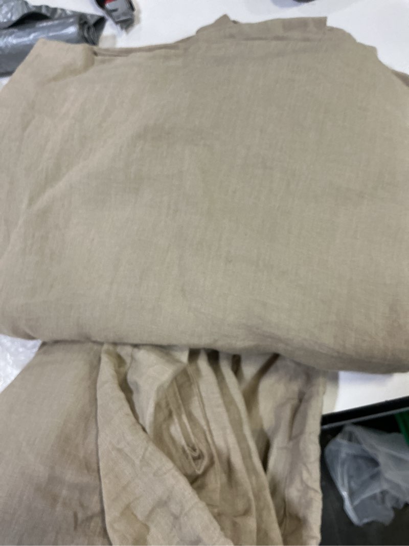 Condition photo showing Good Condition for bamboo fitted sheet set color: olive set: without flat sheet size: full