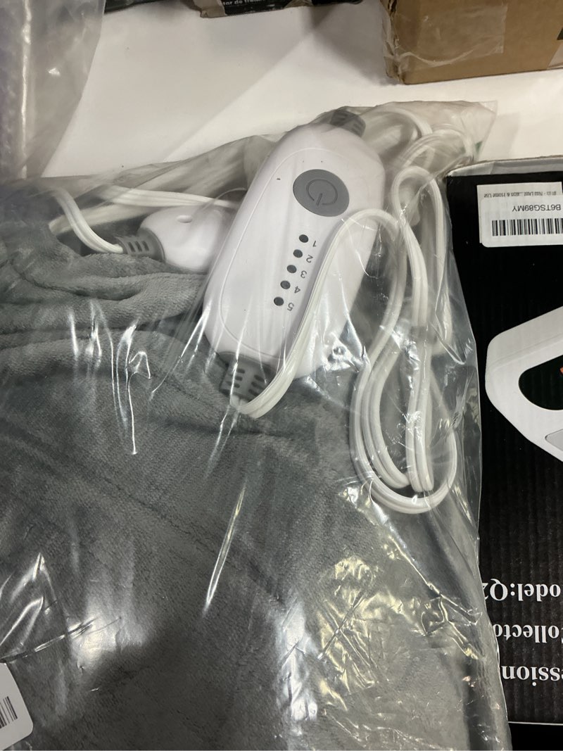 Condition photo showing Good Condition for Electric Heated Blanket 84"x90" Queen Size Flannel Heated Blanket, Cozy & Warm for All Night, 5 Heat Settings & 10 Hours Auto Off, Machine Washable, Light Grey 01-light Grey Queen(84''×90'')