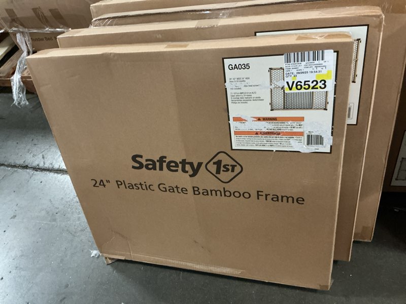 Condition photo showing New/Like New for safety 1st multicolored 24 in. h x 28-42 in. w wood child safety gate