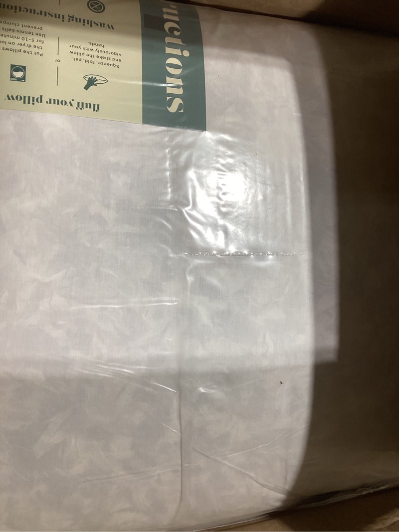 Condition photo showing New/Like New for ComfyDown 28x28 Decorative Throw Pillow Insert, Down and Feathers Fill, 100% Cotton Cover 233 Thread Count, Square Pillow Insert - Made in USA (Set of 2) White 2 Count (Pack of 1)