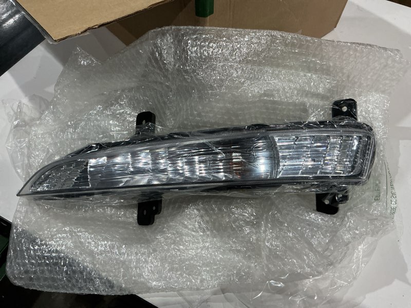 Condition photo showing Good Condition for similar to not exact passenger-side turn signal light assembly for a 2013-2017 chevrolet traverse