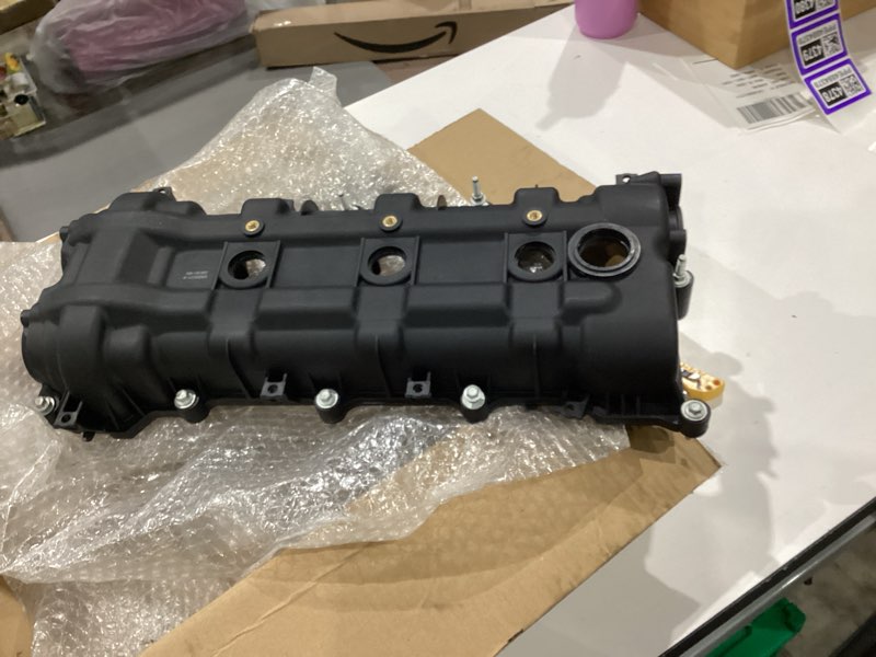 Condition photo showing Good Condition for right valve cover for 2013-2020 ram 1500 3.6l v6 2014 2015 2016 2017 2018 k294xt