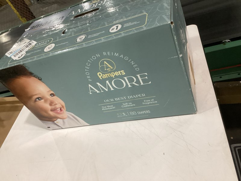 Condition photo showing New/Like New for pampers amore 88ct size 5