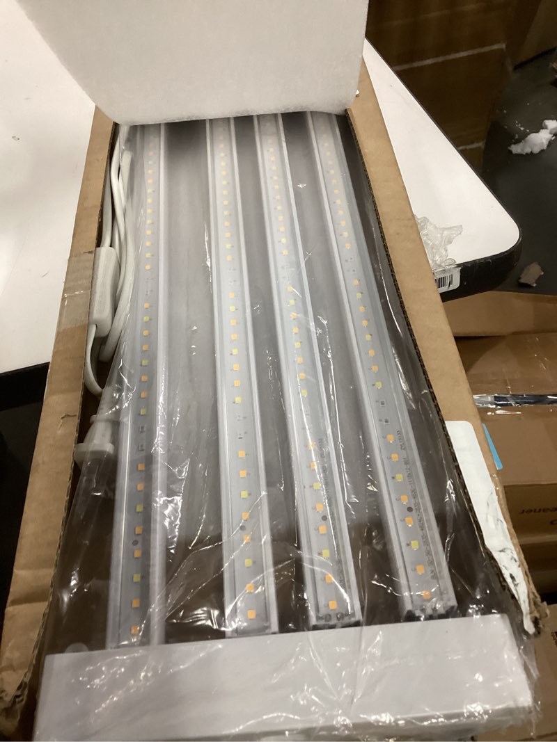 Condition photo showing Good Condition for Barrina TX-S60 4FT Grow Light, 60W(420W Equivalent), Full Spectrum with 660nm Red LEDs, High PPFD, Linkable, Hanging Grow Lights with On/Off Switch for Indoor Plants, Greenhouse, Seeding, Veg, 1 Pack 3000k+6500k+660nm 60W-4FT-1 Pack