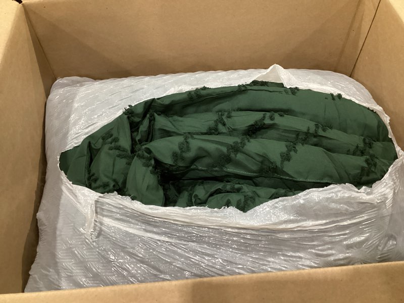 Condition photo showing Good Condition for Litanika King Size Comforter Set with Sheets Dark Emerald Green - 7 Pieces Bed in a Bag King Chevron Tufted Complete Bedding Sets with Comforter, Sheets, Pillowcases & Shams Dark Emerald Green King (104"x90")