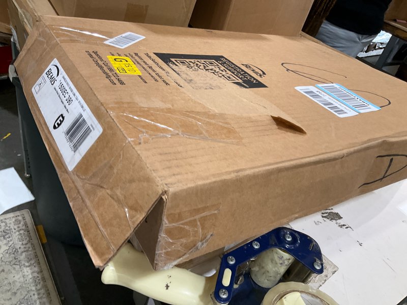 Condition photo showing Good Condition for bemis 1500ec 390 lift-off wood elongated toilet seat, cotton white (pack of 1) elongated basic
