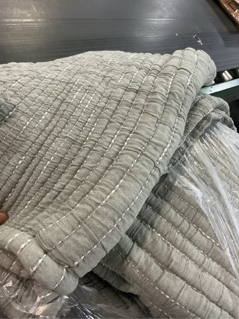 Condition photo showing Good Condition for organic cotton channel stitch coverlet set, king/cal king, green