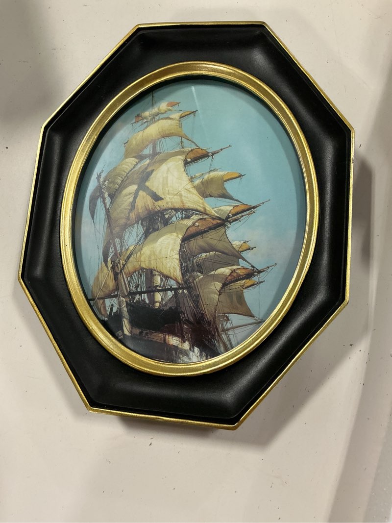 Condition photo showing New/Like New for simon's shop picture frames 8x10 for wall and tabletop, black octagon frame with 8x10 oval photo opening, vintage traditional home room decor