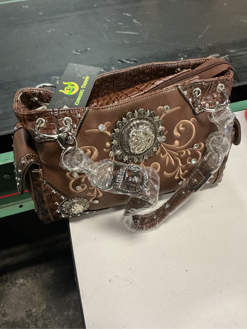 Condition photo showing Good Condition for western conch with rhinestone embellishments shoulder bag in brown