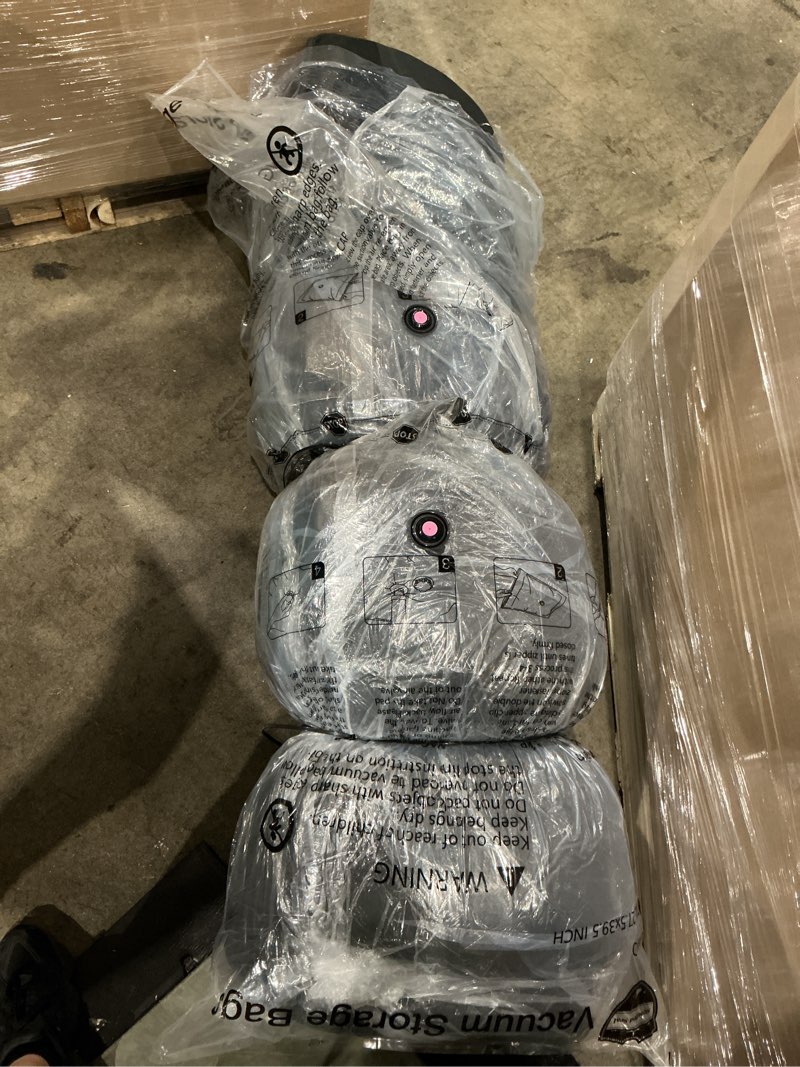 Condition photo showing Good Condition for japanese floor mattress schnauzer home