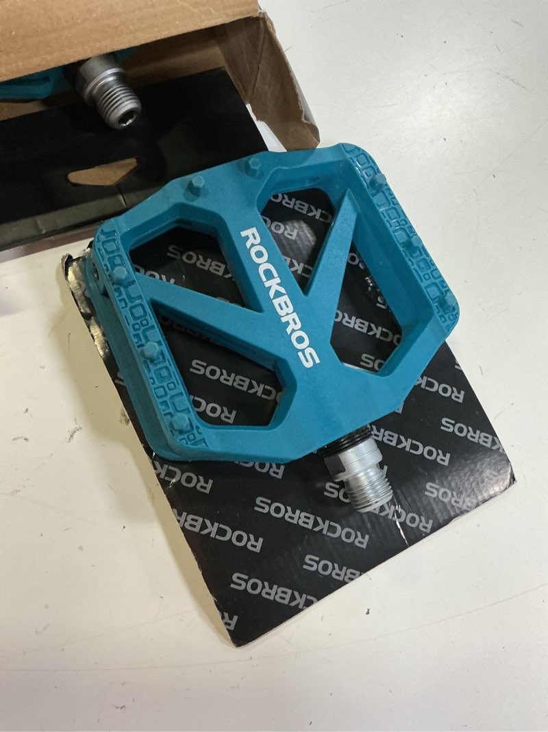 Condition photo showing Good Condition for rockbros mountain bike pedals mtb pedals bicycle flat pedals nylon 9/16" sealed bearing lightweight design for road mountain bmx mtb bike blue
