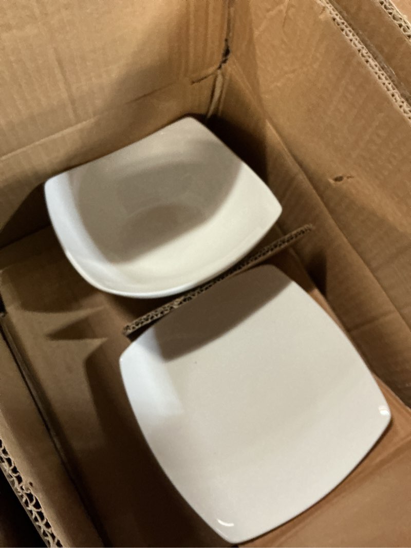 Condition photo showing Good Condition for Elama White Porcelain Dish Dinnerware Set, 18 Piece, Newman 18 Piece Newman