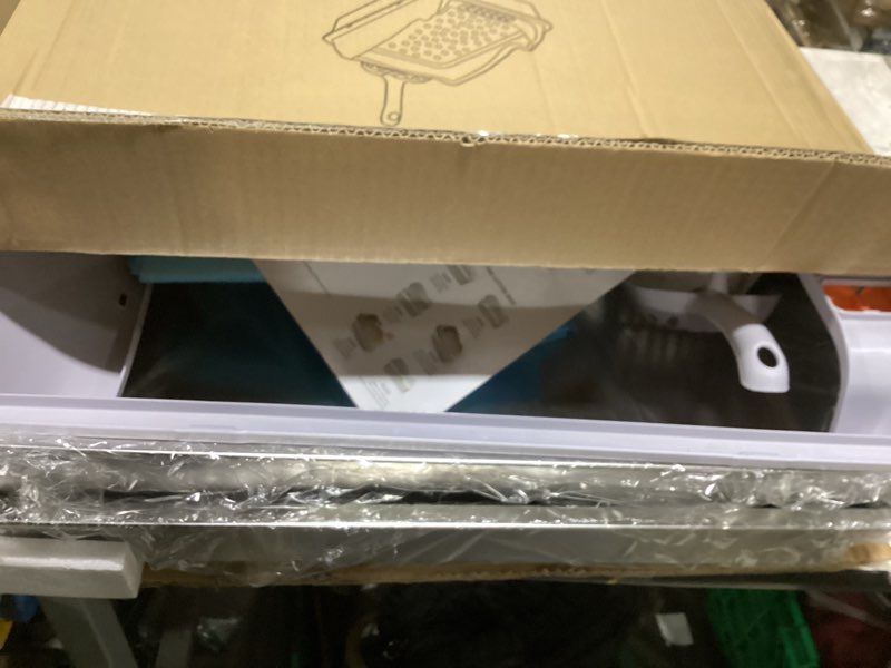 Condition photo showing Good Condition for jhhjmeow stainless steel sifting litter box,xl cat litter box with lid,pellet litter box for big cat