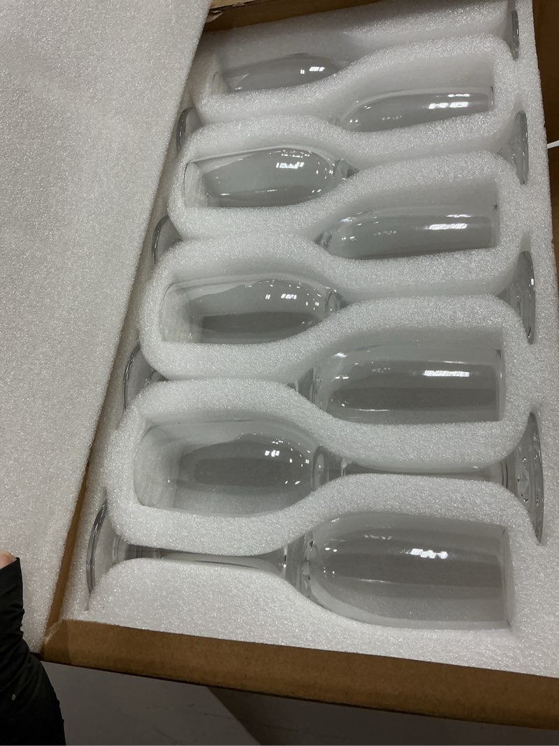 Condition photo showing New/Like New for UMEIED Set of 16 Champagne Glasses, Champagne Flutes with Classic Shape, Long stem Sparkling Wine glasses for Wedding, Restaurant, Bar, Wine Toasting, Clear Transparent Set of 16