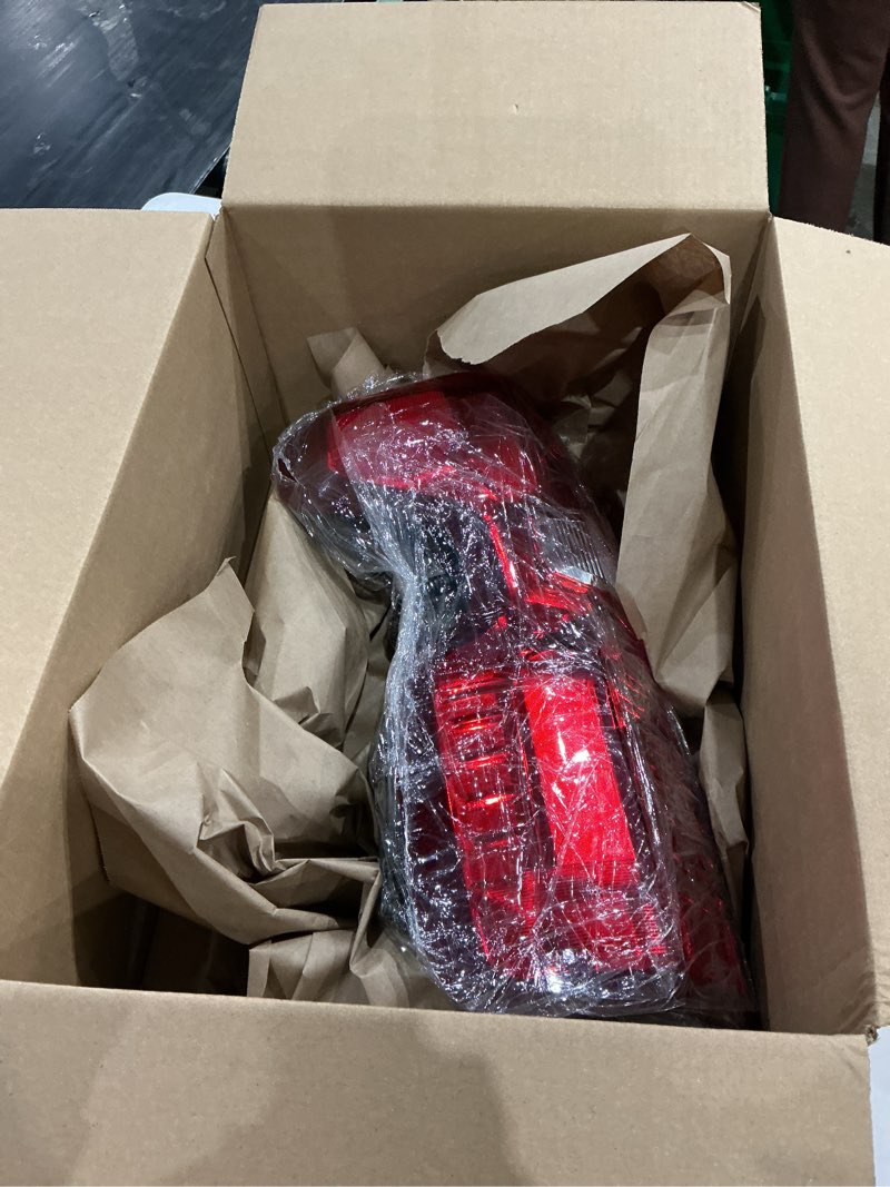 Condition photo showing Good Condition for tail light halogen compatible with chevy silverado 1500 2500/3500 hd 2019-2025 left driver side, rear brake taillight assembly replace for gm2800308 84554656 2019-2025 halogen -driver side